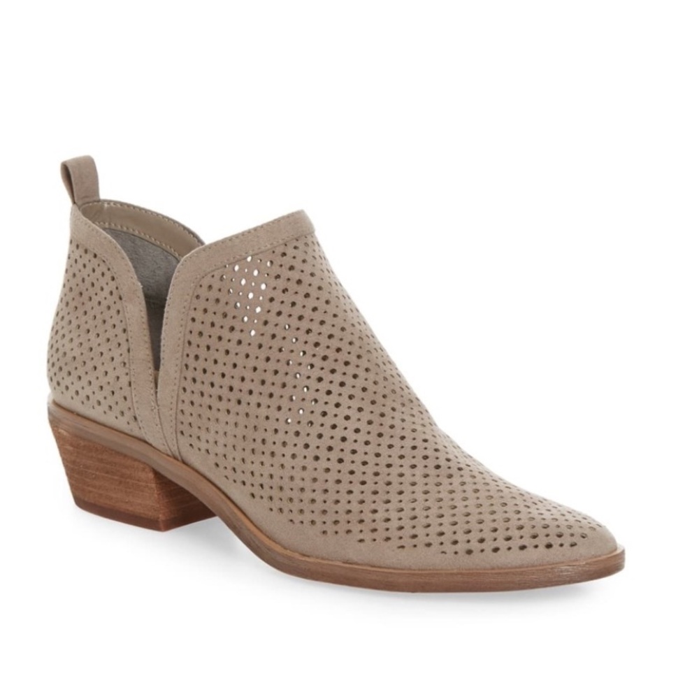 🌻NWT BP Booties, 1 1/2 in heal Stone Faux Suede